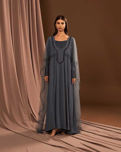 GREY EMBROIDERED THOUB WITH ATTACHED TULLE CAPE