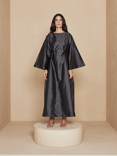 BLACK OMBRE TULLE DOUBLE LAYERED ABAYA WITH TAFFETA INNER AND BELT