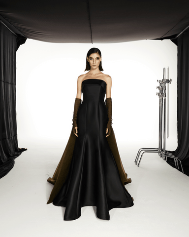 BLACK MULTIPANEL SATIN FLARED DRESS WITH ORGANZA TRAIL